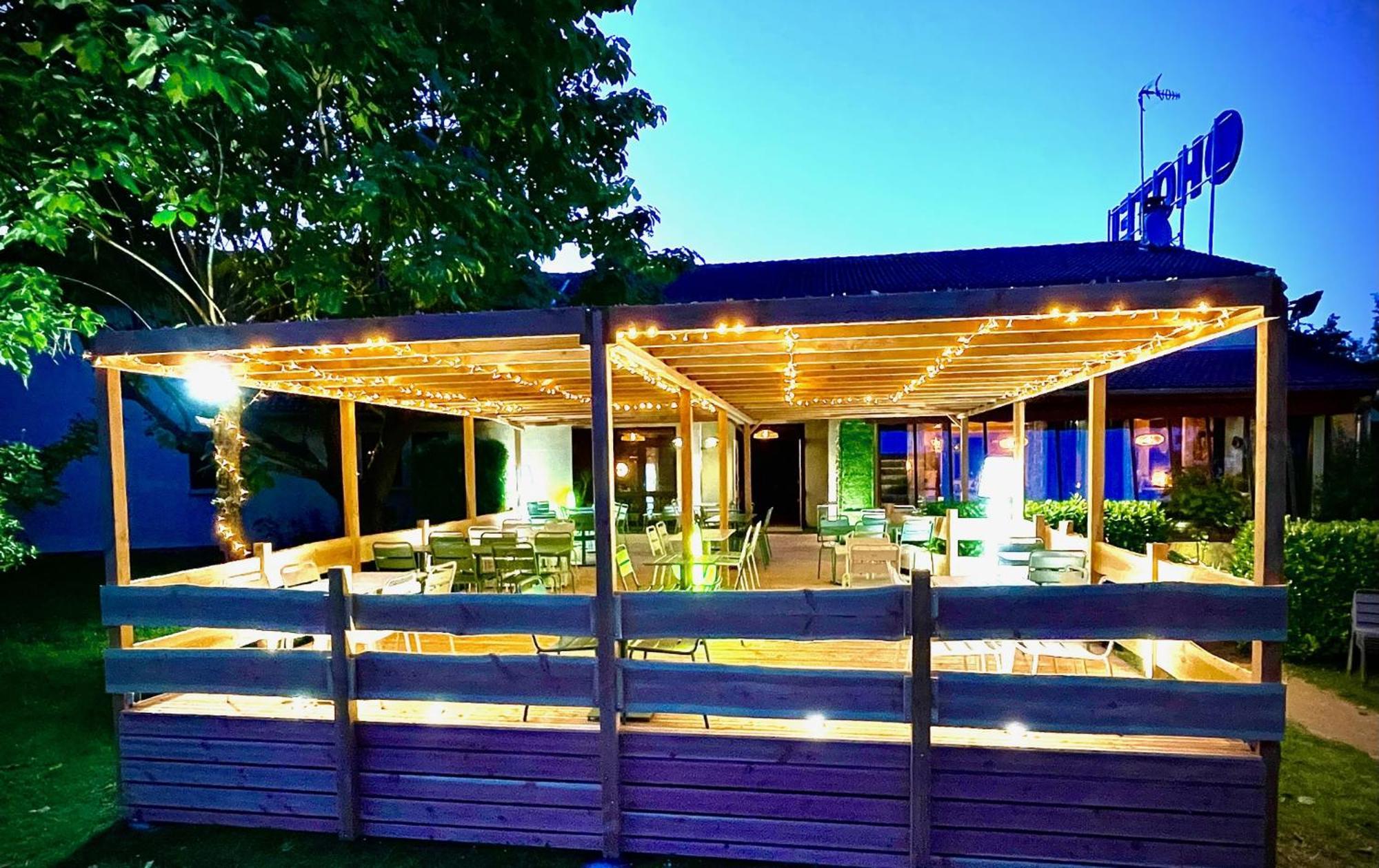 Le Mont Brouilly Hotel Quincie-en-Beaujolais Exterior photo